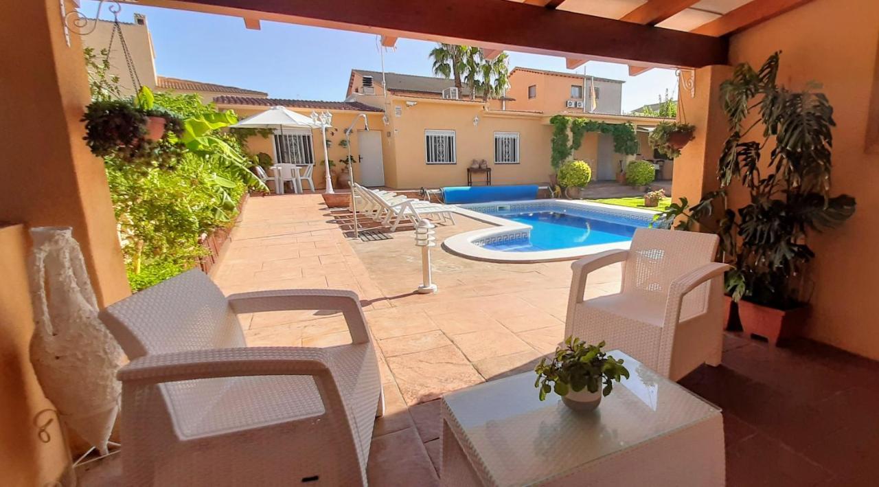 Chalet Vacacional Con Piscina Privada Y Barbacoa Tarragona Eksteriør billede
