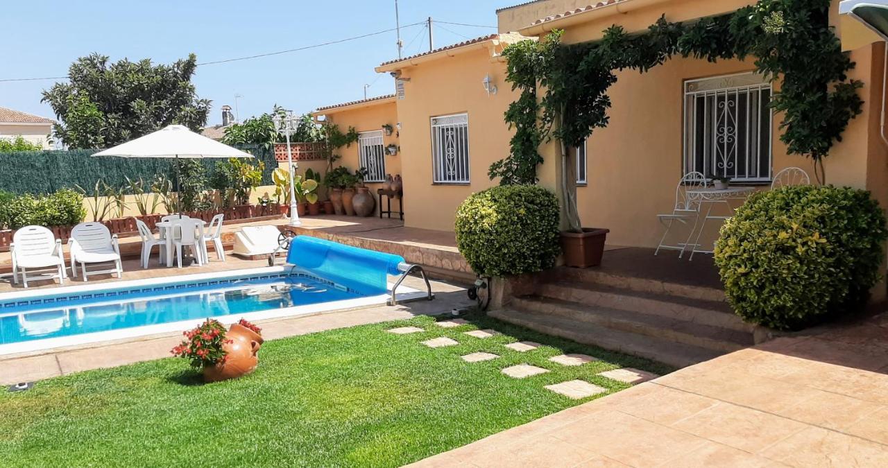 Chalet Vacacional Con Piscina Privada Y Barbacoa Tarragona Eksteriør billede