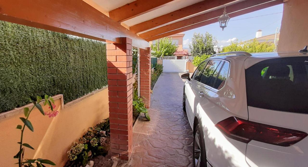 Chalet Vacacional Con Piscina Privada Y Barbacoa Tarragona Eksteriør billede