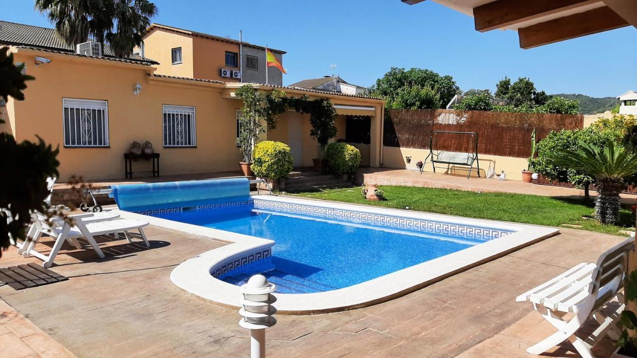 Chalet Vacacional Con Piscina Privada Y Barbacoa Tarragona Eksteriør billede