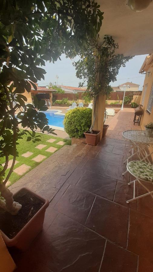 Chalet Vacacional Con Piscina Privada Y Barbacoa Tarragona Eksteriør billede