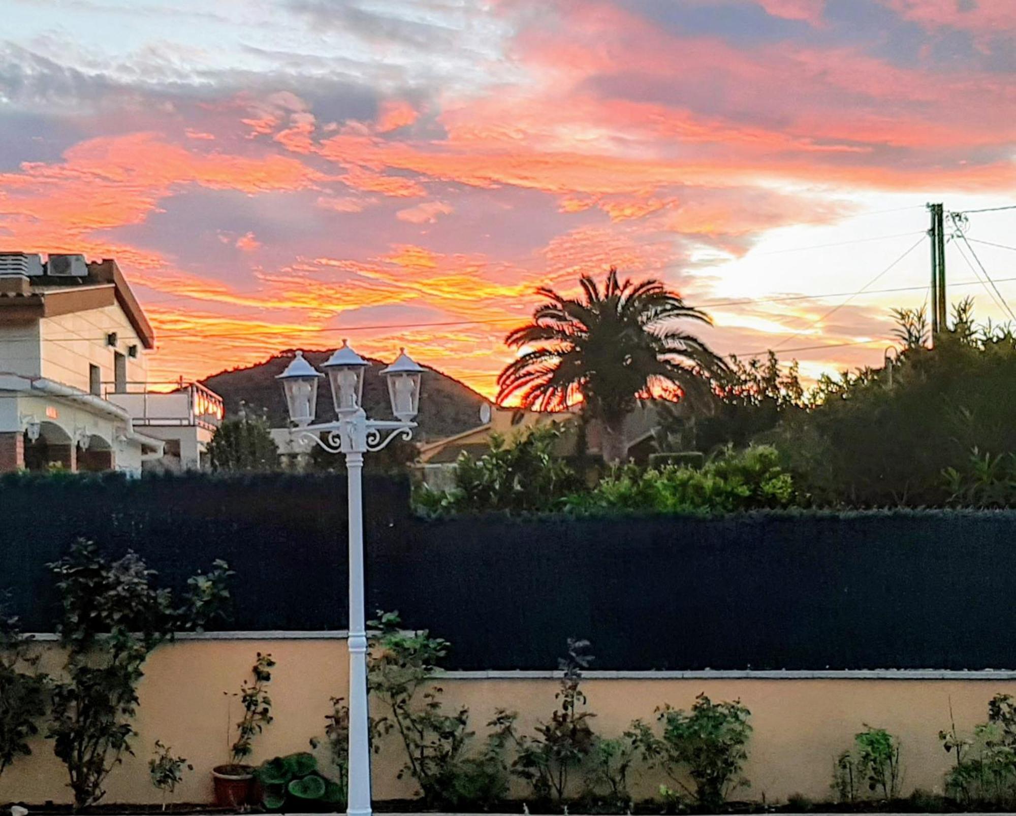 Chalet Vacacional Con Piscina Privada Y Barbacoa Tarragona Eksteriør billede